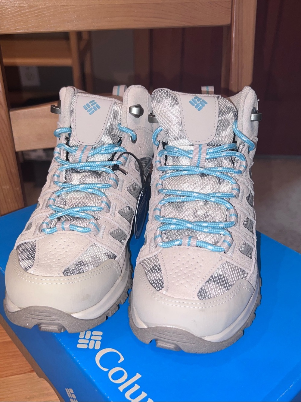 Columbia Light Gray Hiking Shoes with Blue Lace Accents - Picture 4 of 6